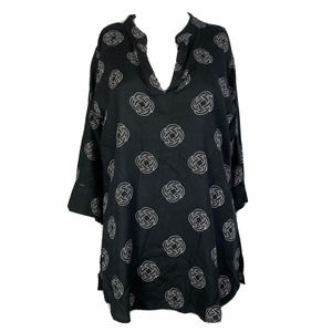 Escapada Shirt Womens Sz S Black White Mandala Print V-Neck Lightweight Top